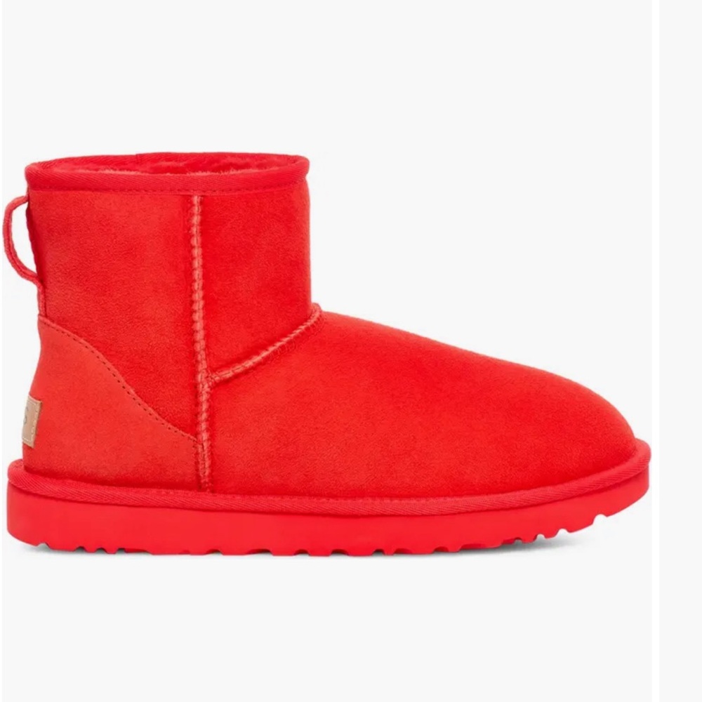 Uggs- Cherry Color